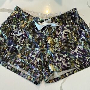 Lululemon Spring Break Away Short -Floral Sport White Multi